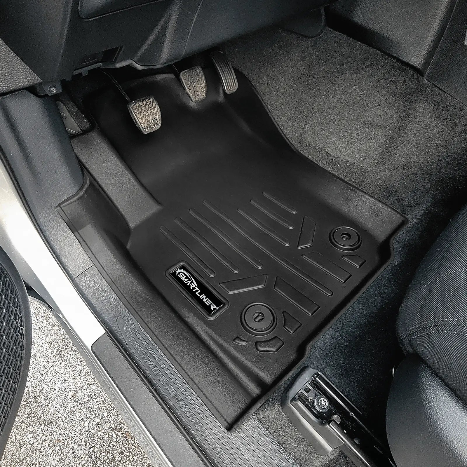 SMARTLINER All Weather Custom Fit Floor Liner Compatible With 2024-2025 Toyota Tacoma Carpet Xtra Cab with Manual Transmission Smartliner USA