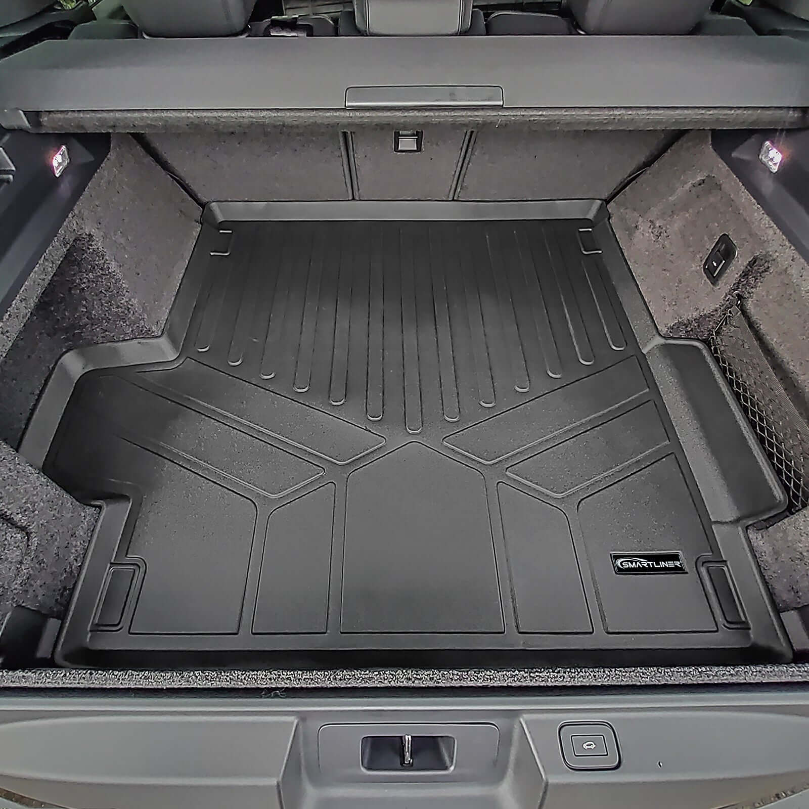 SMARTLINER Custom Fit Floor Liners For 2022-2025 Land Rover | Range Rover 5th Generation SWB (Standard Wheel Base) without executive class rear seats Smartliner USA